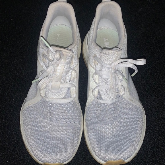 Adidas running shoes - Picture 1 of 2